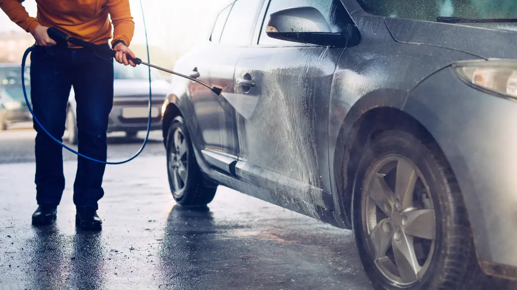 Jak se postarat o auto po zimě: Jen umýt ho nestačí